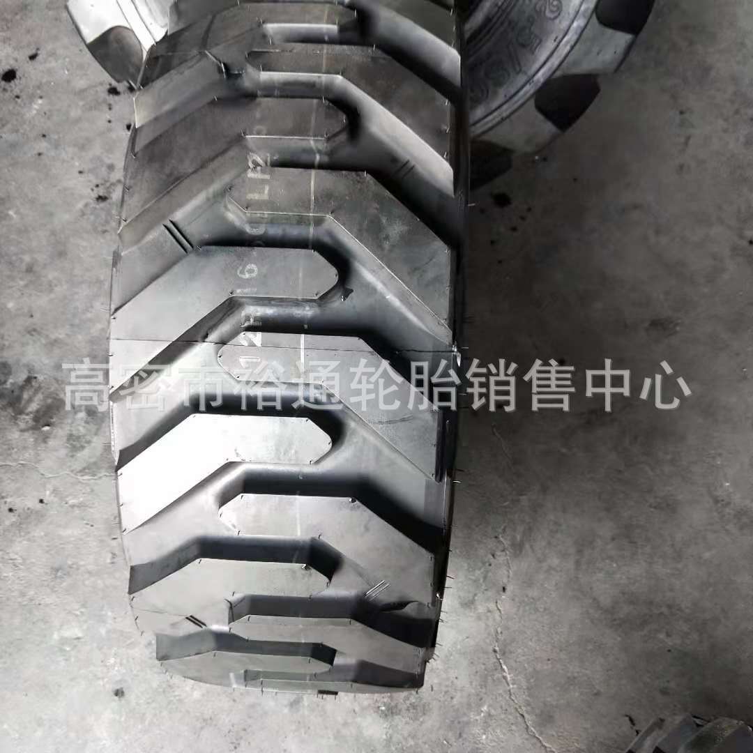 滑移装载机扫路机钢丝轮胎12R16.5 10R16.5 12-16.5 300/70R16.5
