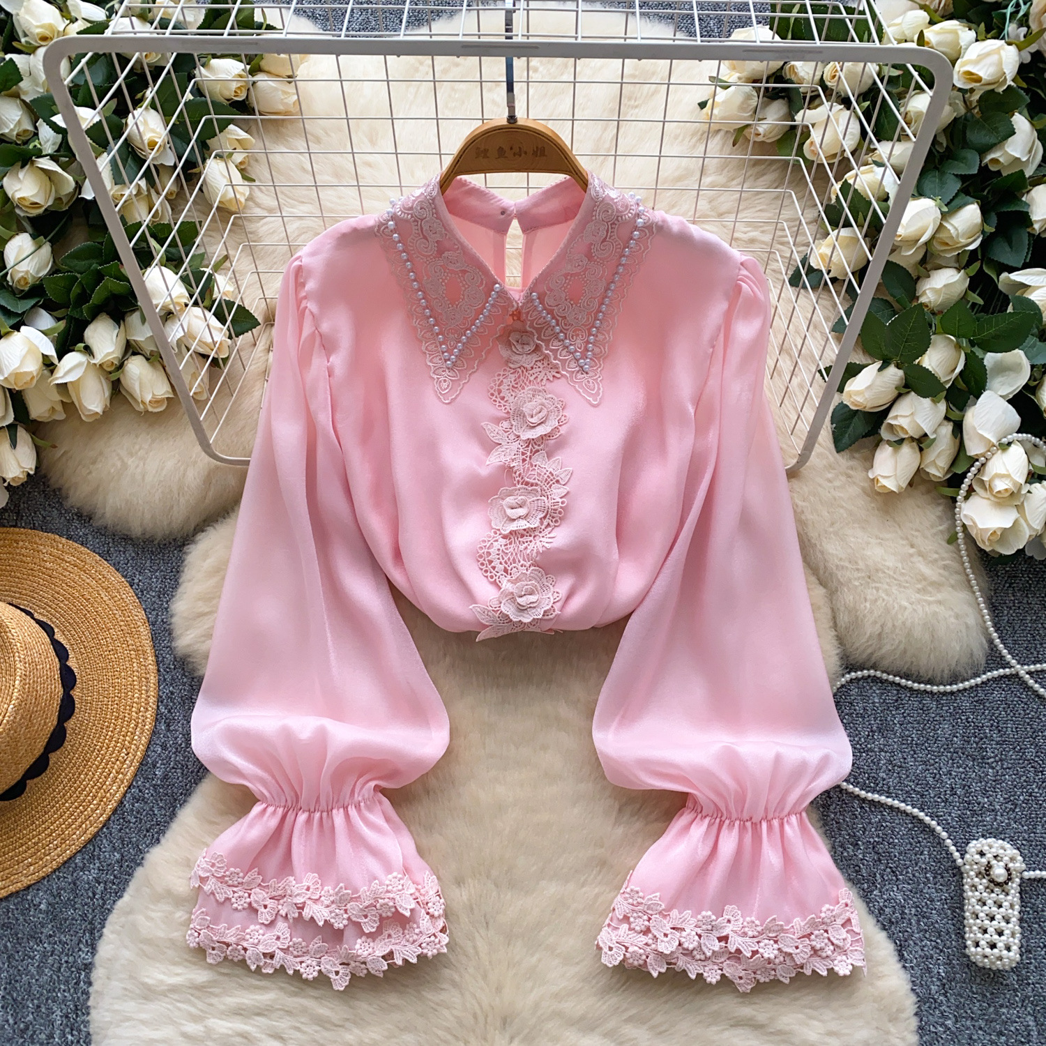 Camicetta donna stile francese in pizzo con perle e dettagli mesh_voghion.com