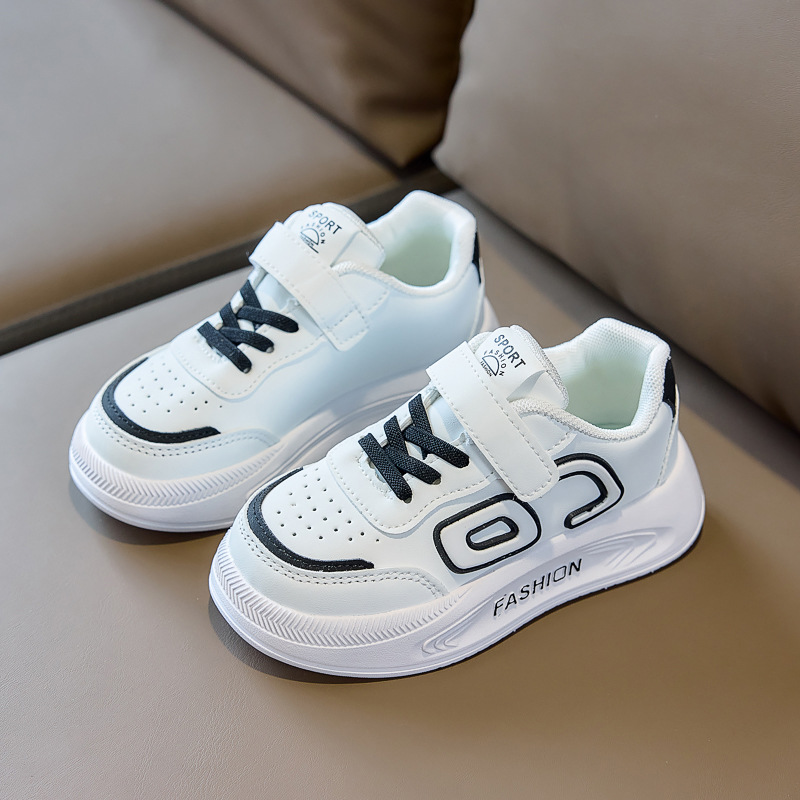 2026 nuevos zapatos blancos para niños comercio exterior zapatos deportivos para niños con suela suave zapatos de skate casuales para niños zapatos de estudiantes