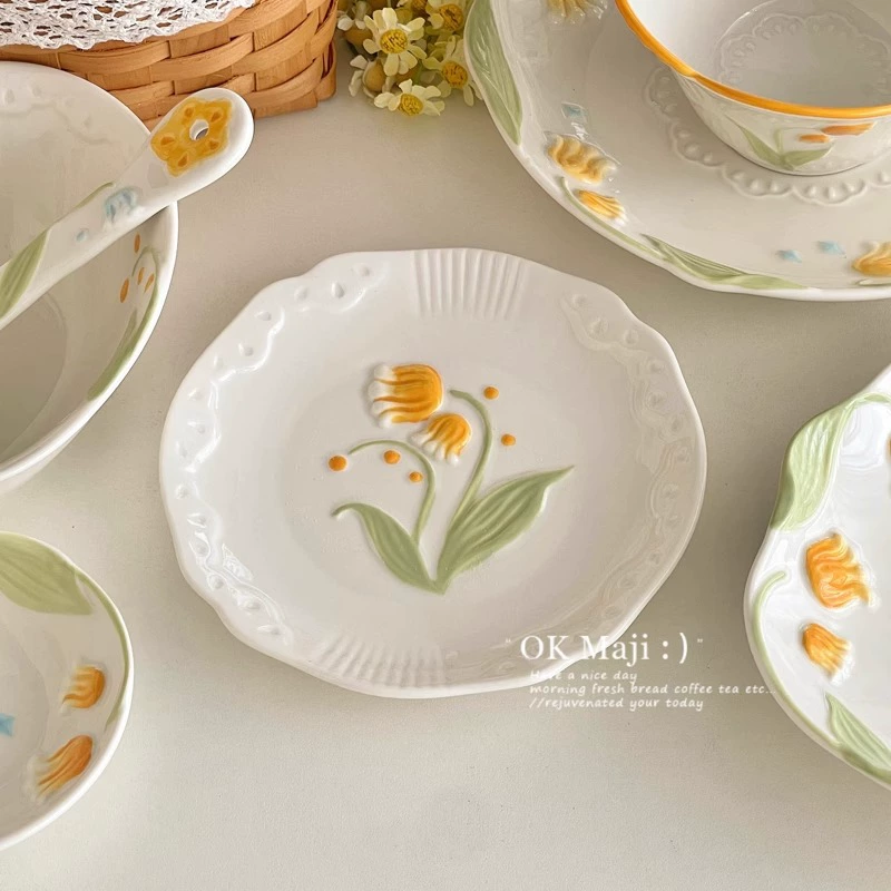 Relief disk home dish dish cute glaze dining plate high -level sensor ceramic shallow plate cake disc