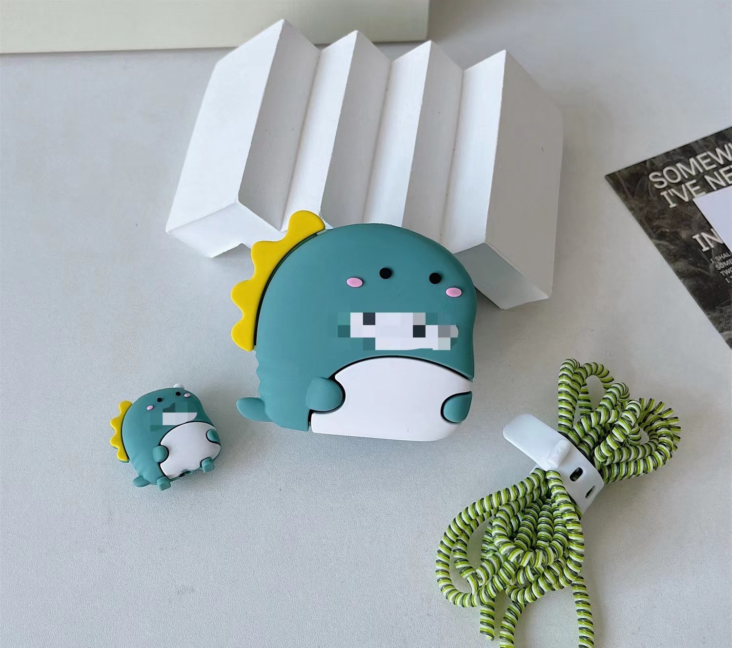 2024 nueva cubierta protectora de cabezal de carga rápida estándar británico de dibujos animados de 20W para cargador de Apple 20WPD plegable de tres enchufes