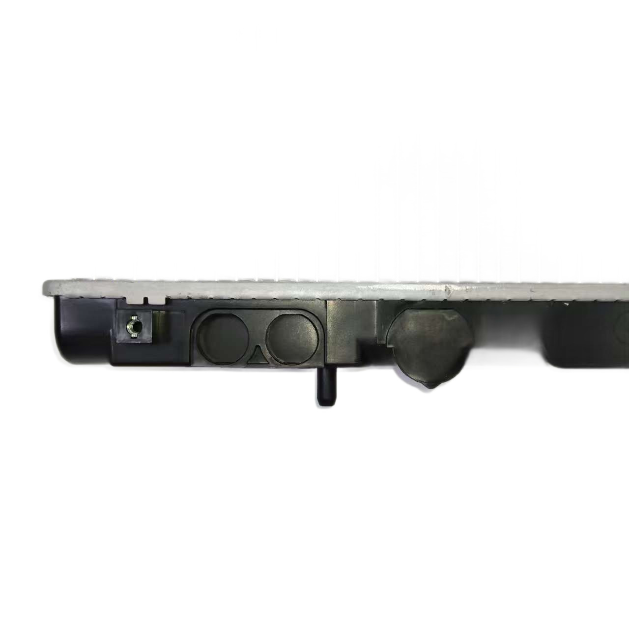 Suitable for the 2008-2017 Soueast Lingyue V3 Model Radiator Water Tank Model Number Slyv34A91