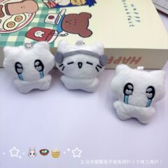 可爱耳机小白猫公仔挂件卡通毛绒哭泣猫玩偶钥匙扣服装挂饰品配件