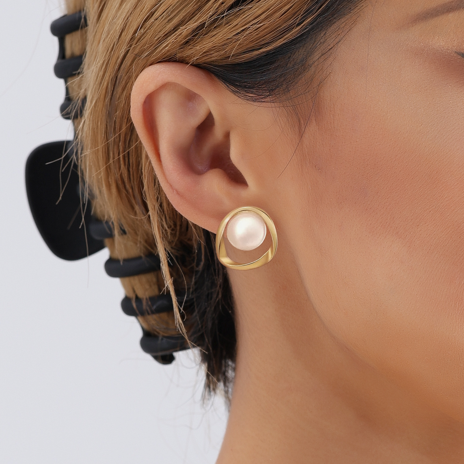 creative retro small design earrings from pearl