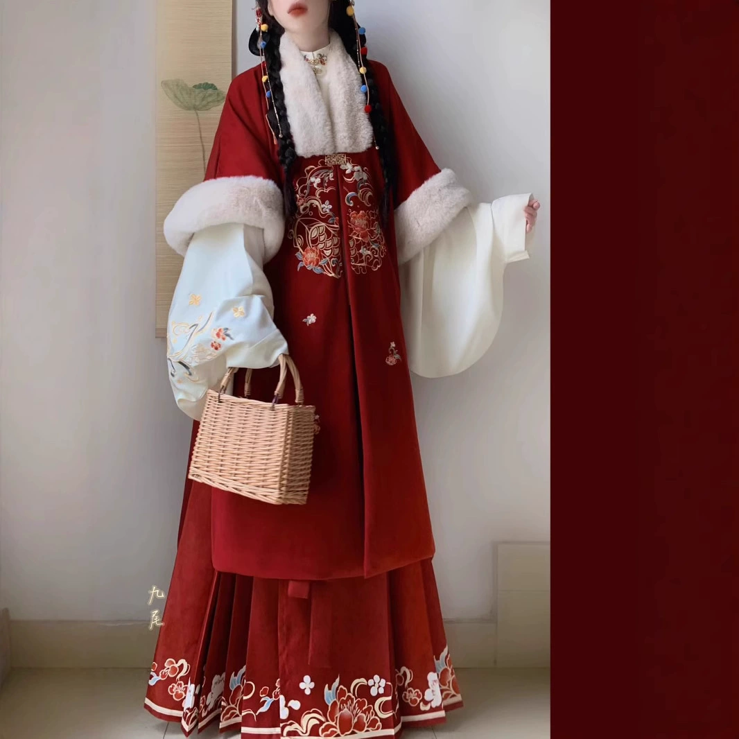 Зимний новый бархатный вышивка ханфу красный новогодний ханфу