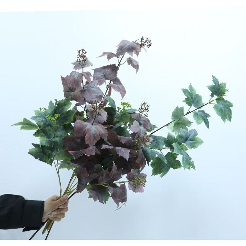 Artificial Green Plant Single Stem Grape Leaf Maple Leaf with Fruit and Frost, Green Vintage Artificial Flower Material, Green Series Decoration Artificial Green Plant Single Stem Grape Leaf Maple Leaf with Fruit and Frost, Green Vintage Artificial Flower Material, Green Series Decoration