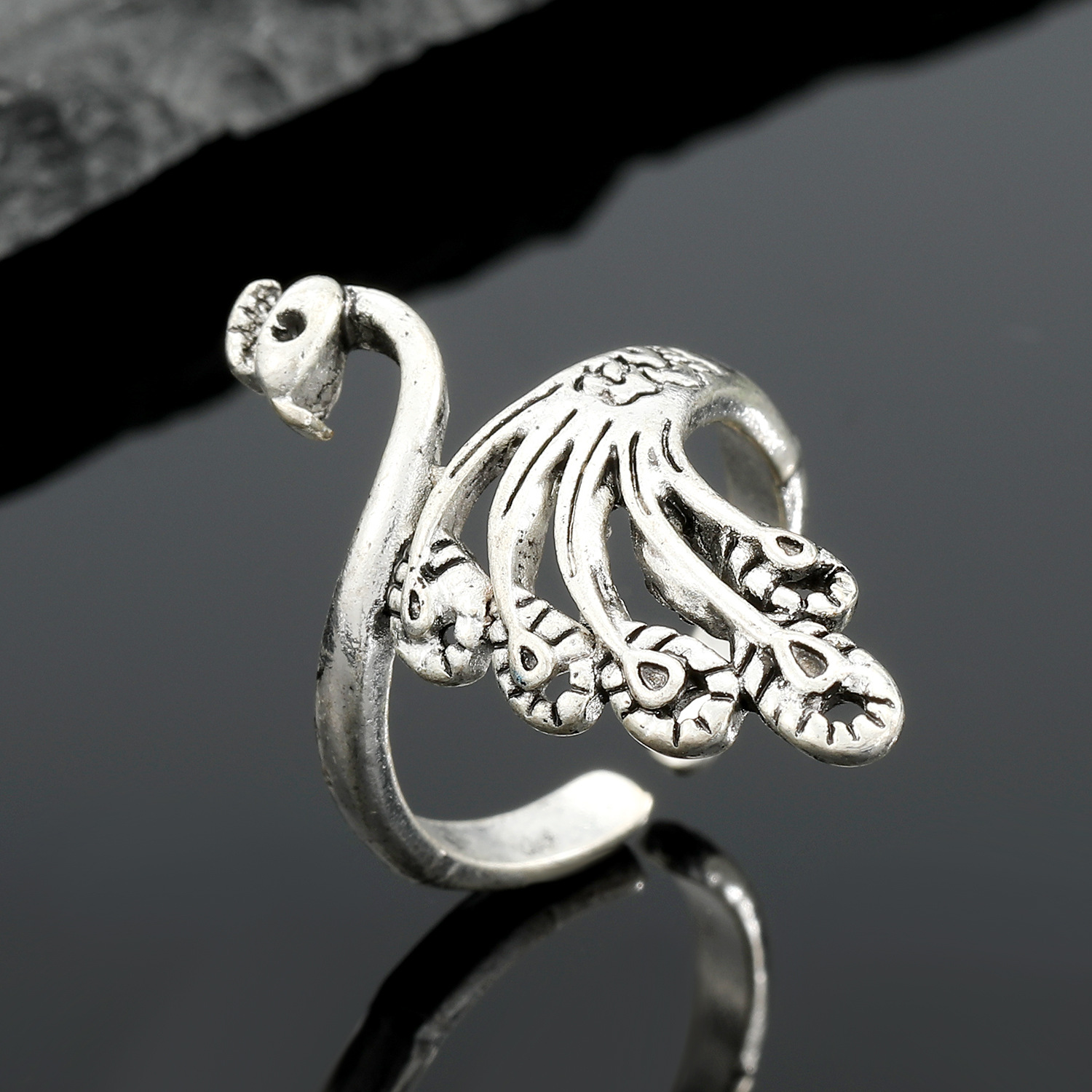 Fashion Vintage Silver Rings Multi-eyes Braided Alloy Rings display picture 2