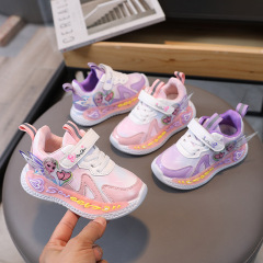 女の子の新しい子供の運動靴の外国貿易の明かりの靴の女の子のフラッシュの明かりの学生のカジュアルな靴の中で子供の赤ちゃんの靴