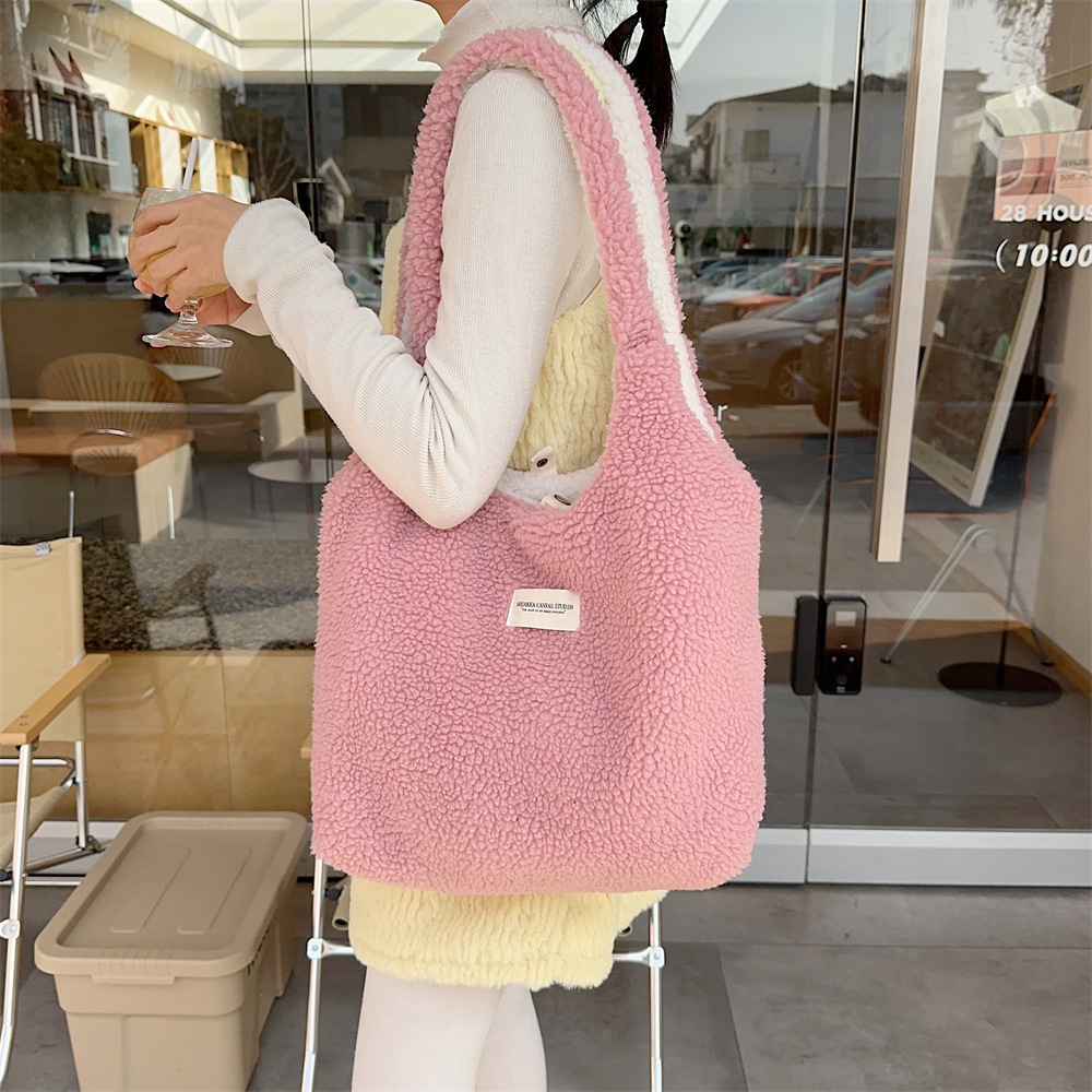310233 Autumn/Winter Korean version dual-sided plush simple single-shoulder student large-capacity commuting vest bag undefined
