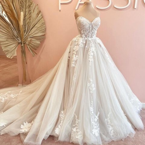 Off-Shoulder Wedding Dress 2026 New Style with Train for Petite Brides, Fairy-Like Dreamy Winter Wedding Gown for Women Off-Shoulder Wedding Dress 2026 New Style with Train for Petite Brides, Fairy-Like Dreamy Winter Wedding Gown for Women