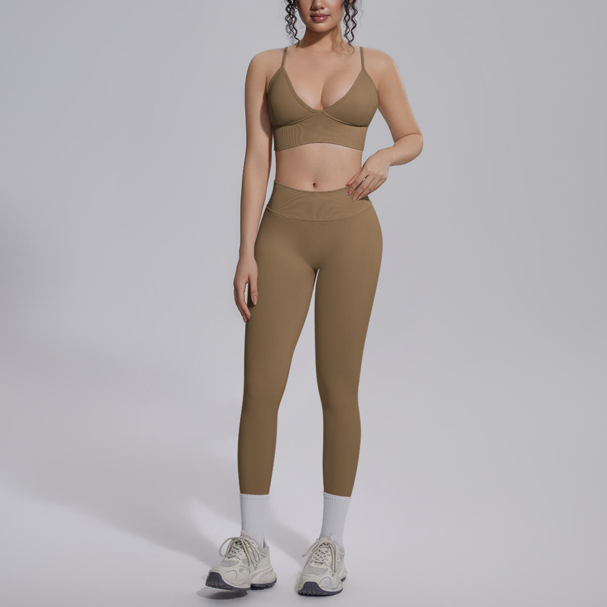 Nuevo cross-border sin costuras color sólido hermoso de espalda alta elástica ropa de entrenamiento de yoga apretada cuatro piezas juego de ejercicio ejercicio ejercicio ejercicio