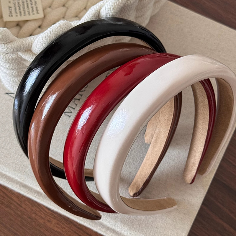 Retro Red PU Leather Headband For Women  New Summer Outwear Versatile Headband Hair Pressing Hairpin Minimalistic Headdress display picture 2