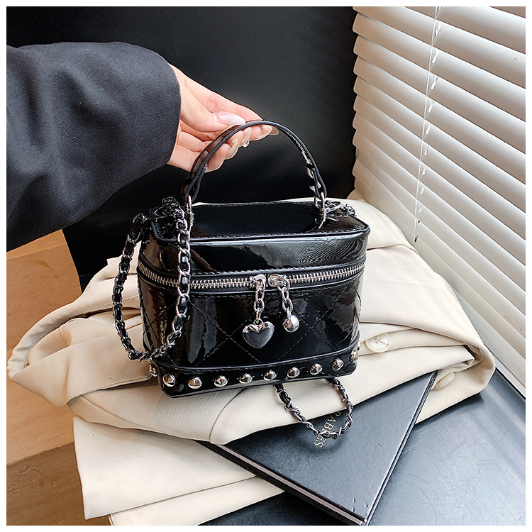 Korean style fashionable handbag for women 2025 summer new style small square bag, simple embroidered thread chain single-shoulder crossbody bag undefined