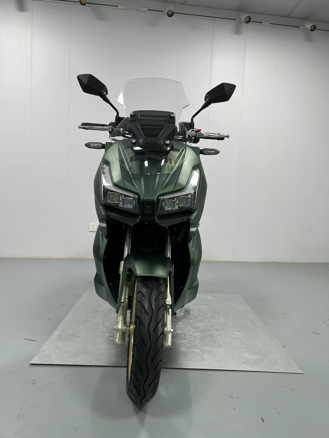 The Source Factory Specializes in Supplying Fuel-Efficient Scooters and Motorcycles to Amazon, Offering Two-Wheeled Motorcycles with Strong Power