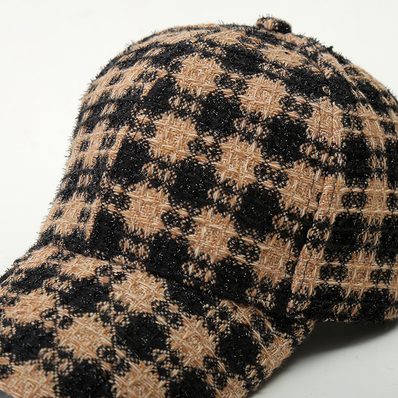 Women's Basic Retro Plaid Curved Eaves Baseball Cap display picture 2