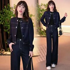 ファッションのデニムのスーツの女性の春の新型の洋気の年齢を減らす気質はやせているショートコートのワイドパンツの2つのセットを現します。