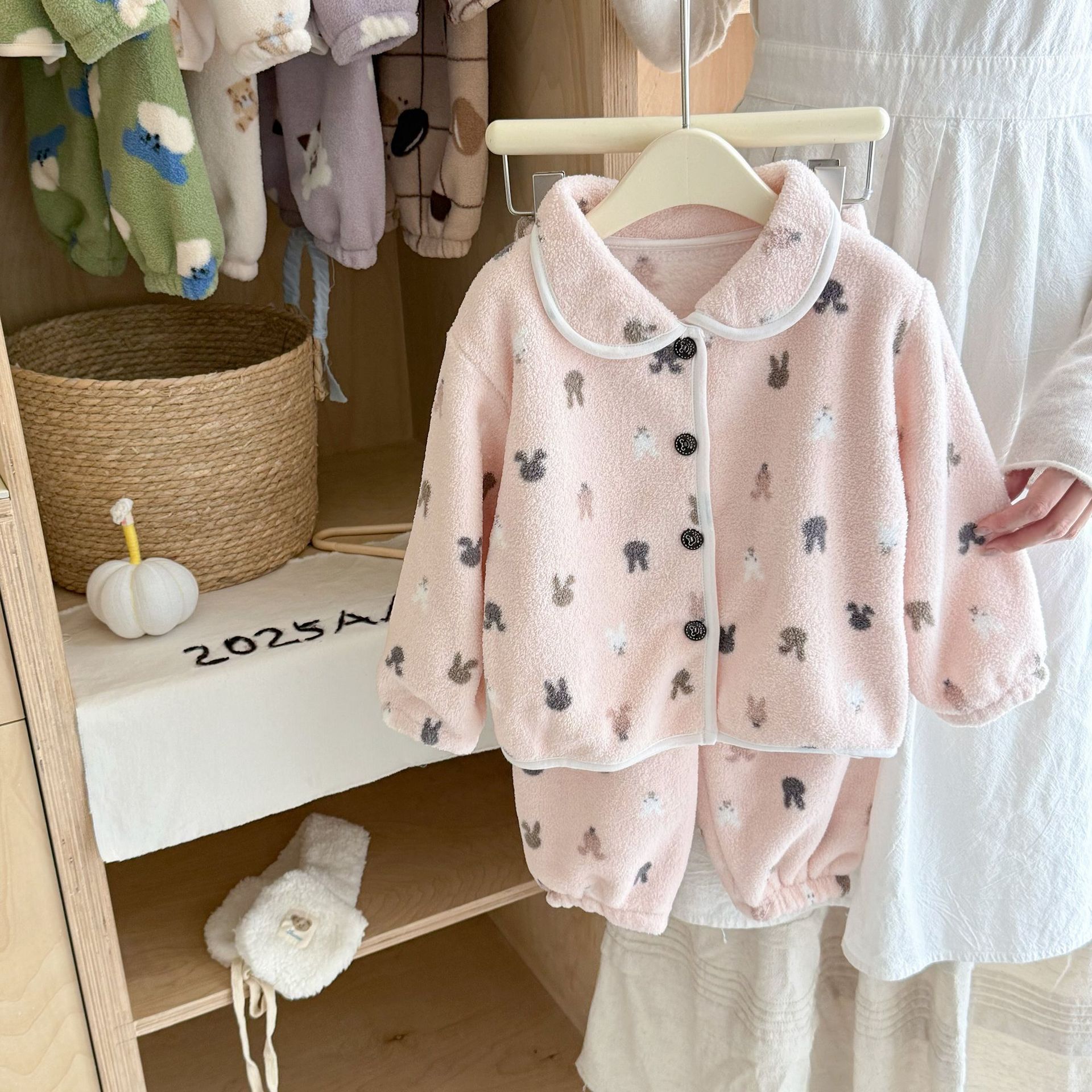 Pijamas para niños engrosados ropa de hogar Cardigan juego de niños y niñas otoño invierno pelusa con collar de peluche caliente dos conjuntos