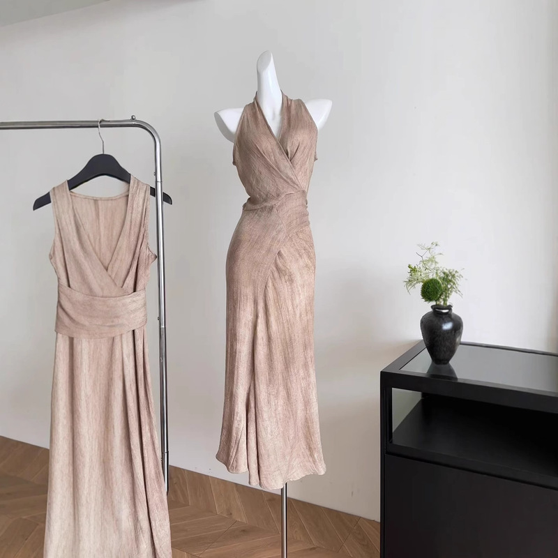 "Xinxing" Black Soy Time Halo Light Brown V-Neck Hanging Neck dress Women's Summer Waist Lace-up Sleeveless Long Dress