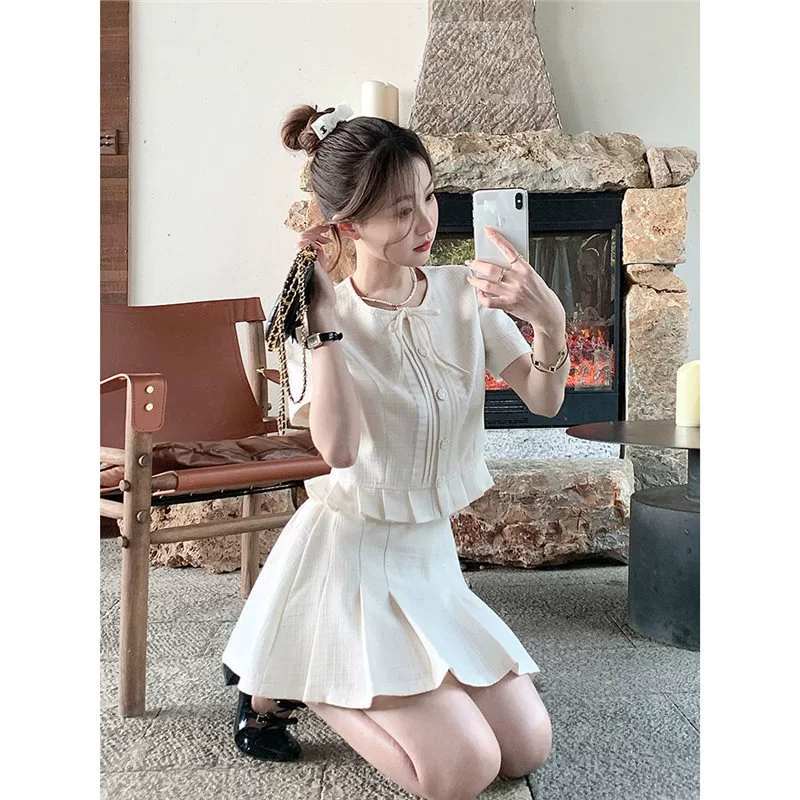 [Новый аристократ Лидса] Летний повседневный топ + юбка для богатой дочери Сяосян, нежный и элегантный костюм-двойка.