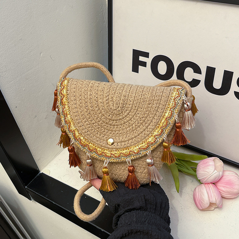 Borsa a tracolla donna in paglia a busta versatile_voghion.com