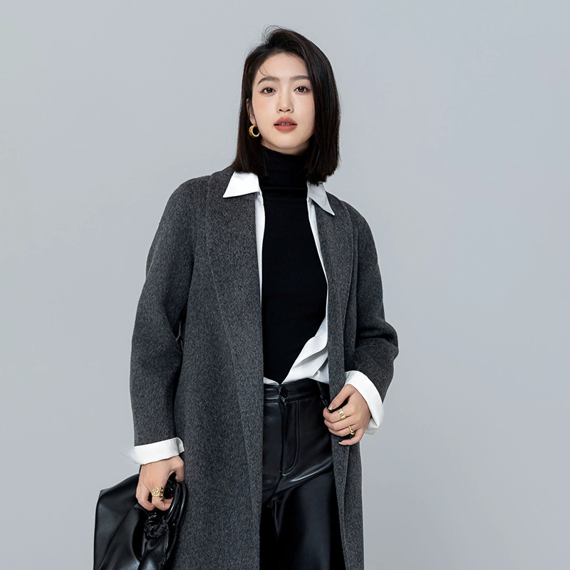 Small design long colored classic velvet woolen coat