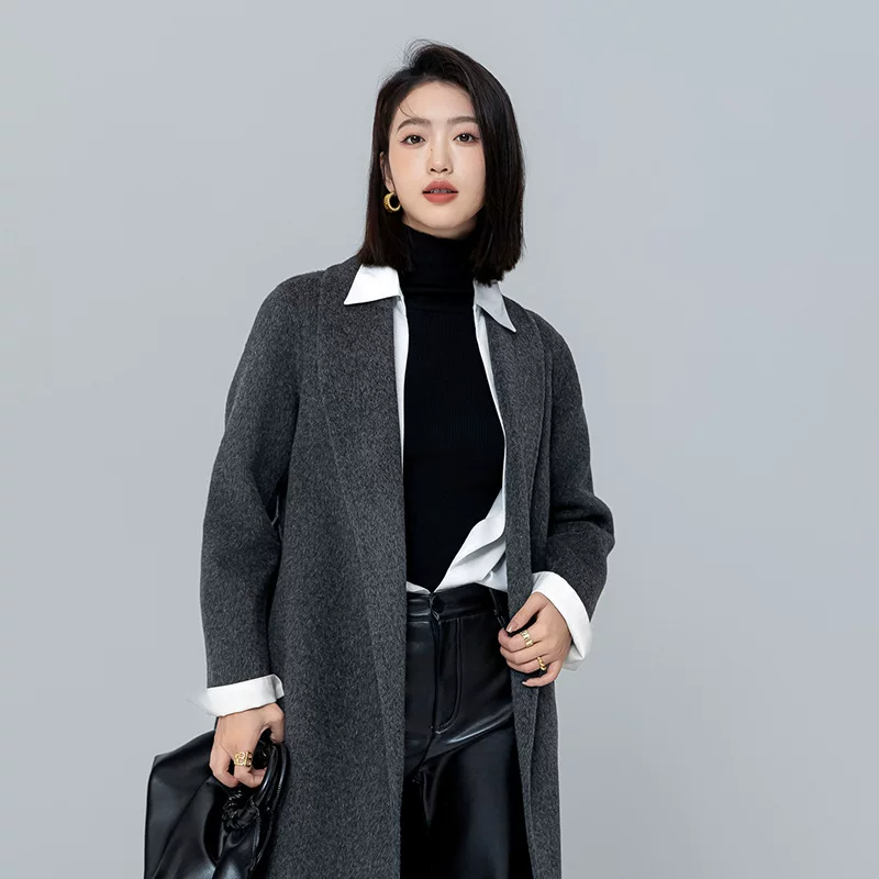 Small design long colored classic velvet woolen coat