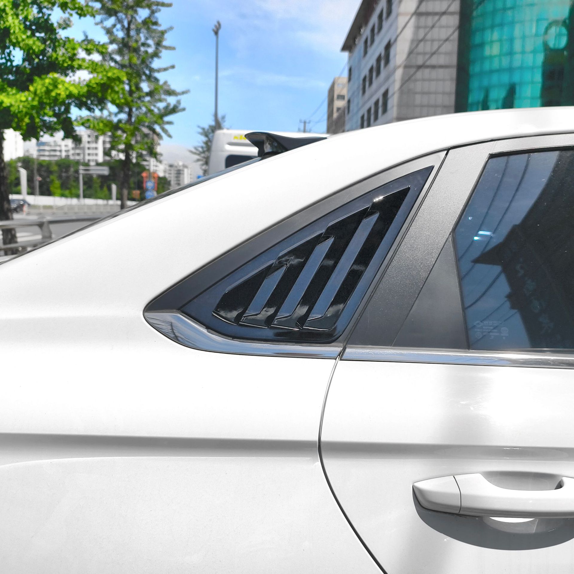 Suitable for 22-27 Geely Emgrand S70 front spoiler, front lip, rear wing, side skirts, rear lip, top wing, body kit