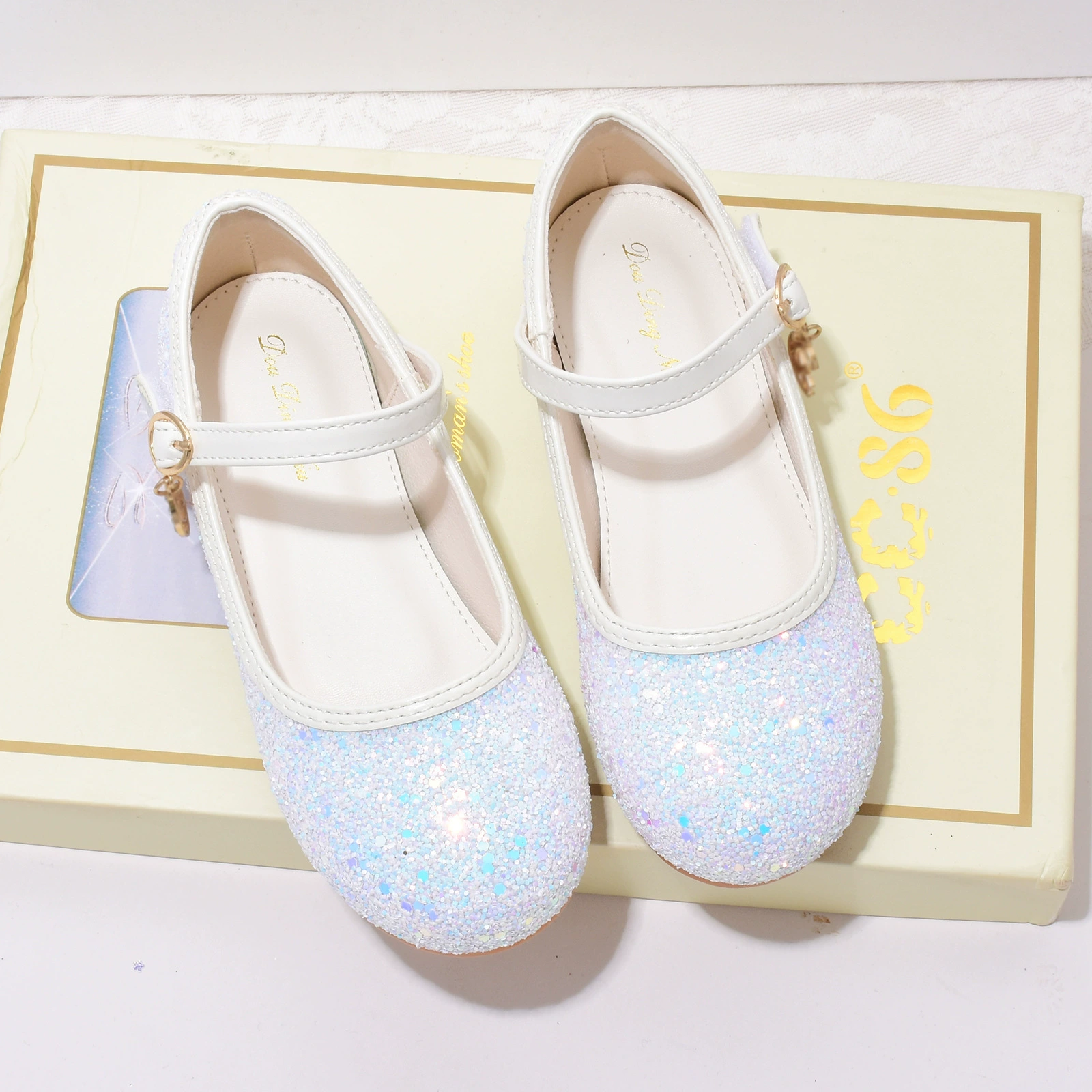 Детская обувь Фабрика оптом кожаная обувь для девочек обувь с мягкой подошвой и стразами обувь для девочек обувь принцессы Детские часы обувь для хора