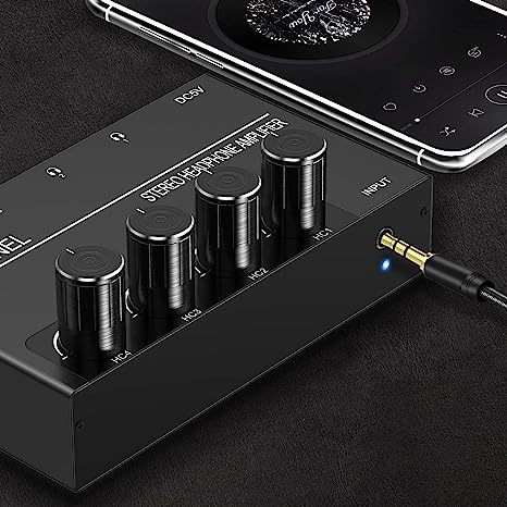 4-Channel Headphone Amplifier Stereo Audio Bandwidth Controller Portable 3.5mm Headphone Splitter One-Inch Four-Out