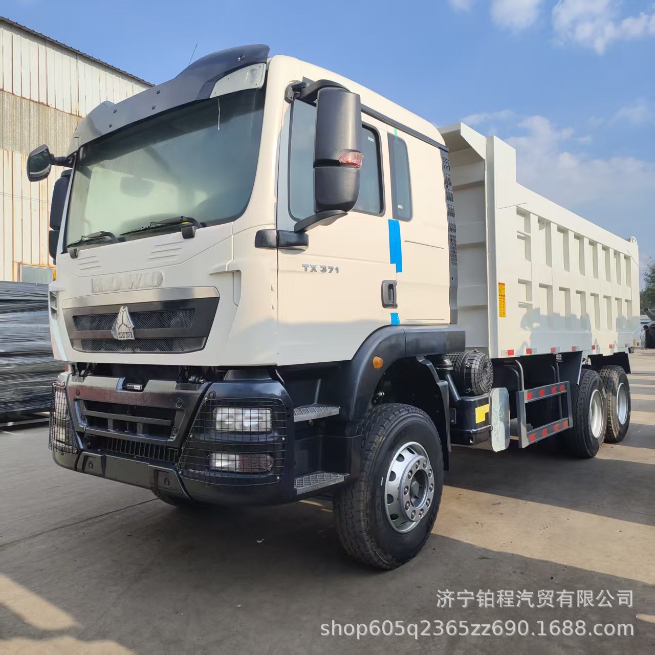 Export to Africa for cross-border sales of used HOWO dump trucks, heavy-duty dump trucks, with left and right steering options available