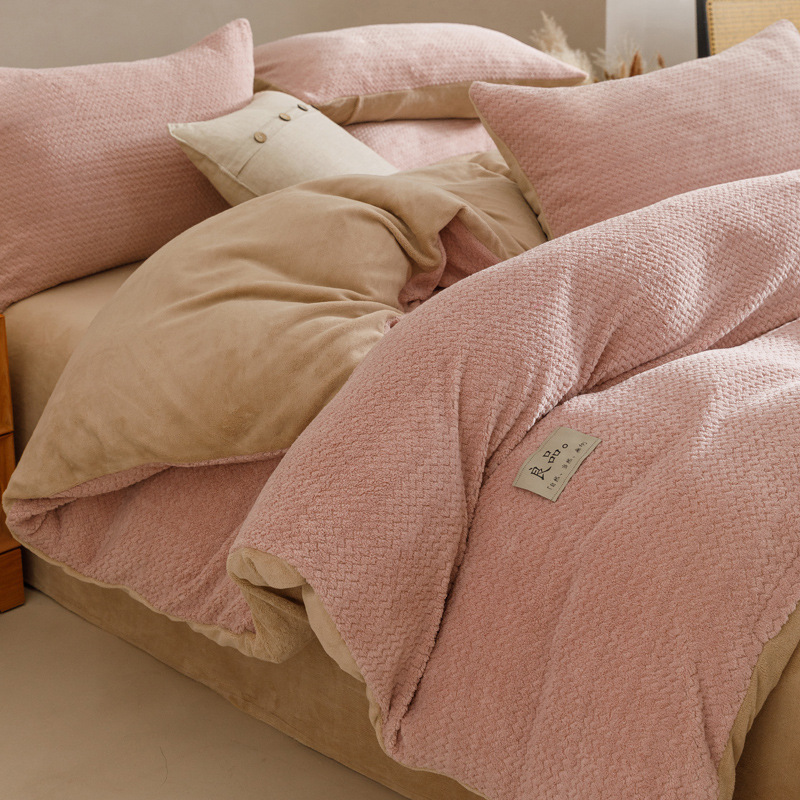 Luz lujosa cama de seda de cuatro piezas set2025 nuevo otoño invierno engrosado coral edredón cubierta cama gaza set de tres piezas