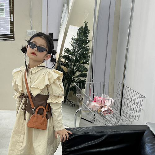 Internet celebrity children's handbag, fashionable girl's crossbody bag, baby mini simple shell bag, girl's outing accessory bag