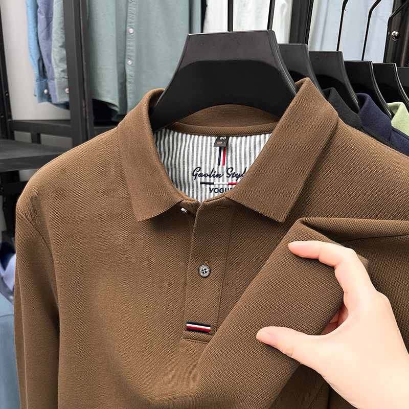 Áo polo nam dài tay cổ bẻ 100% cotton đánh bóng, form regular — nâu vàng
