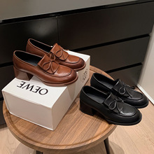 ���l�͹ţ���ƤӢ���L�����Y�ָ�����ЬŮ��چ�Ь��ɫ�WԺjkСƤ