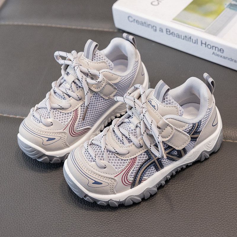 Zapatos casuales transpirables de malla para niñas 2026 verano nuevos zapatos de skate de moda para niños zapatos deportivos para correr