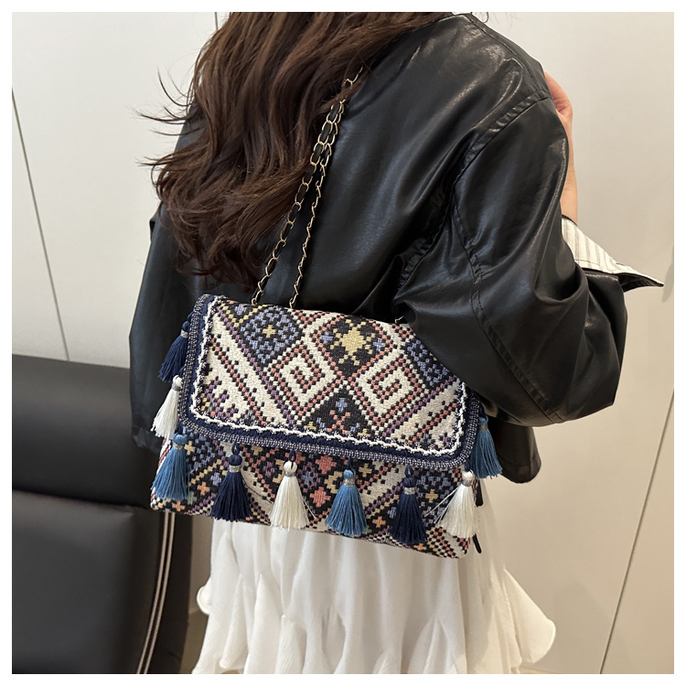 336g Weight Flip Cover Closure Type Single Shoulder Strap Strap Type Shoulder Bag Bags Type Casual, Holiday Occasion Cloth Material Geometric Pattern All Seasons Season Women's Gender Elegant, Ethnic Style Style Square Shape Women's Cloth Geometric Elegant Ethnic Style Square Flip Cover Shoulder Bag 22