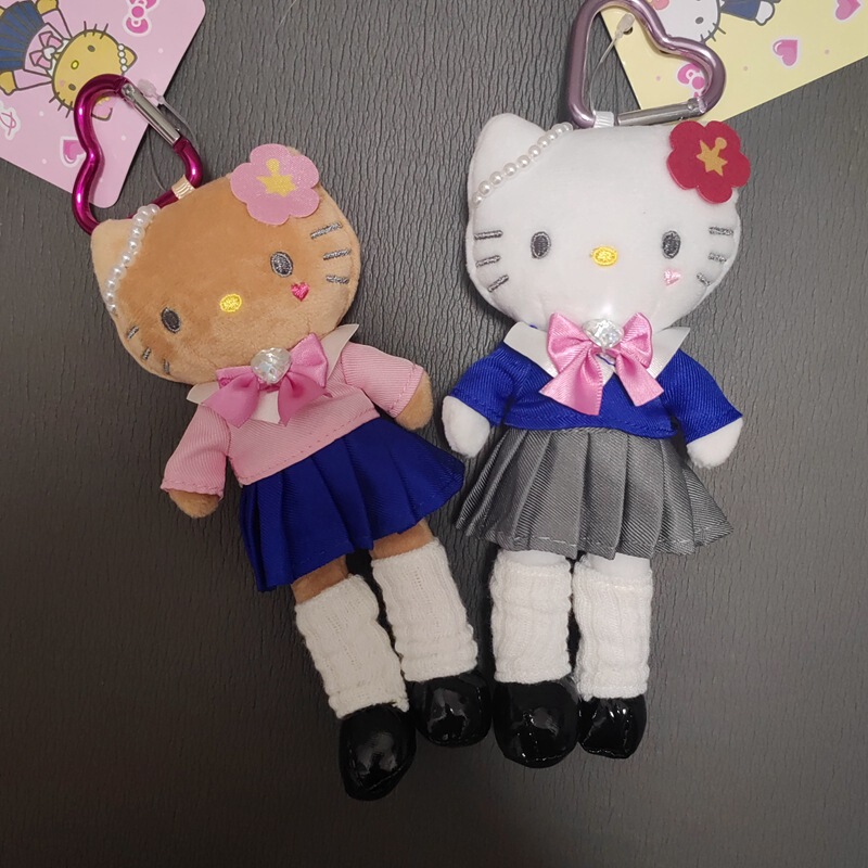 かわいい愛の心は猫の平成のギャルのぬいぐるみのキーホルダーのかわいいカバンのリュックサックのペンダントを掛けます。|undefined