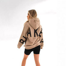 ���R�d�羳Ů�l�W���r��BLAKELY��ĸӡ���Ӻ��L�䌒���Bñ����