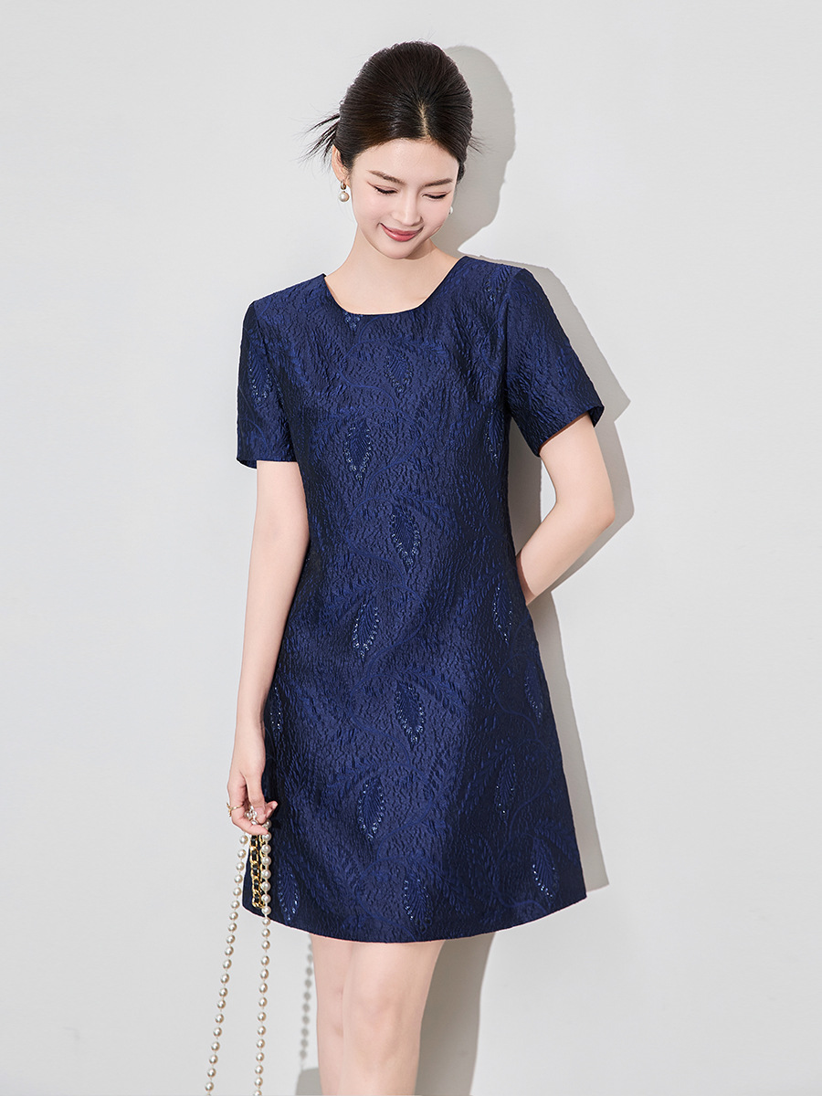Váy ngắn tay nữ họa tiết jacquard mạ vàng phù điêu thanh lịch — Màu xanh lam