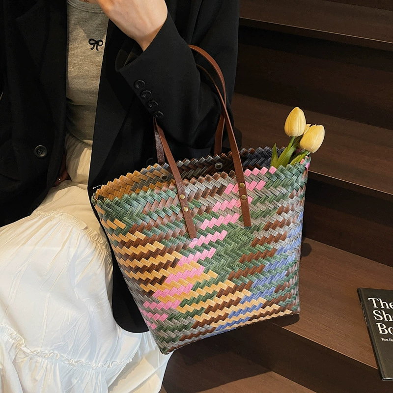 Retro woven capacious shopping bag, one-shoulder bag
