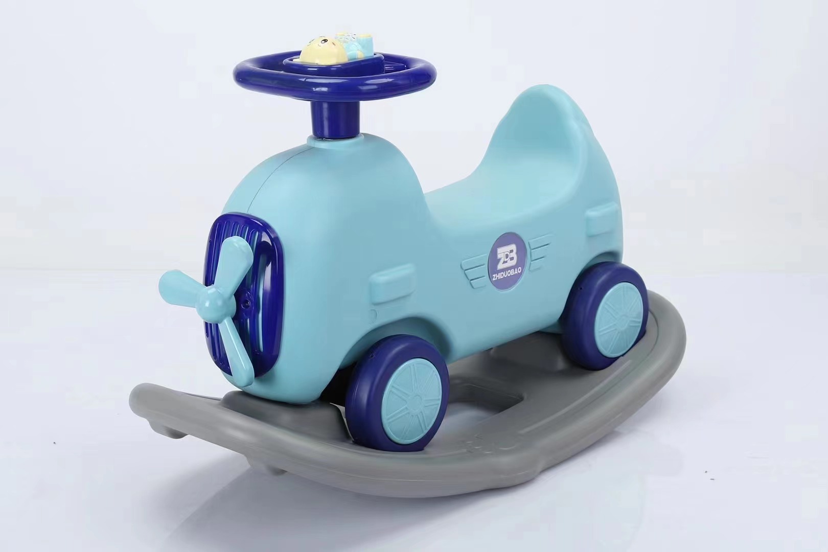 Caballo mecedora de los niños de la manera 1-2 años de edad juguete del bebé del regalo engrosada de plástico con música bebé Trojan caballo mecedora