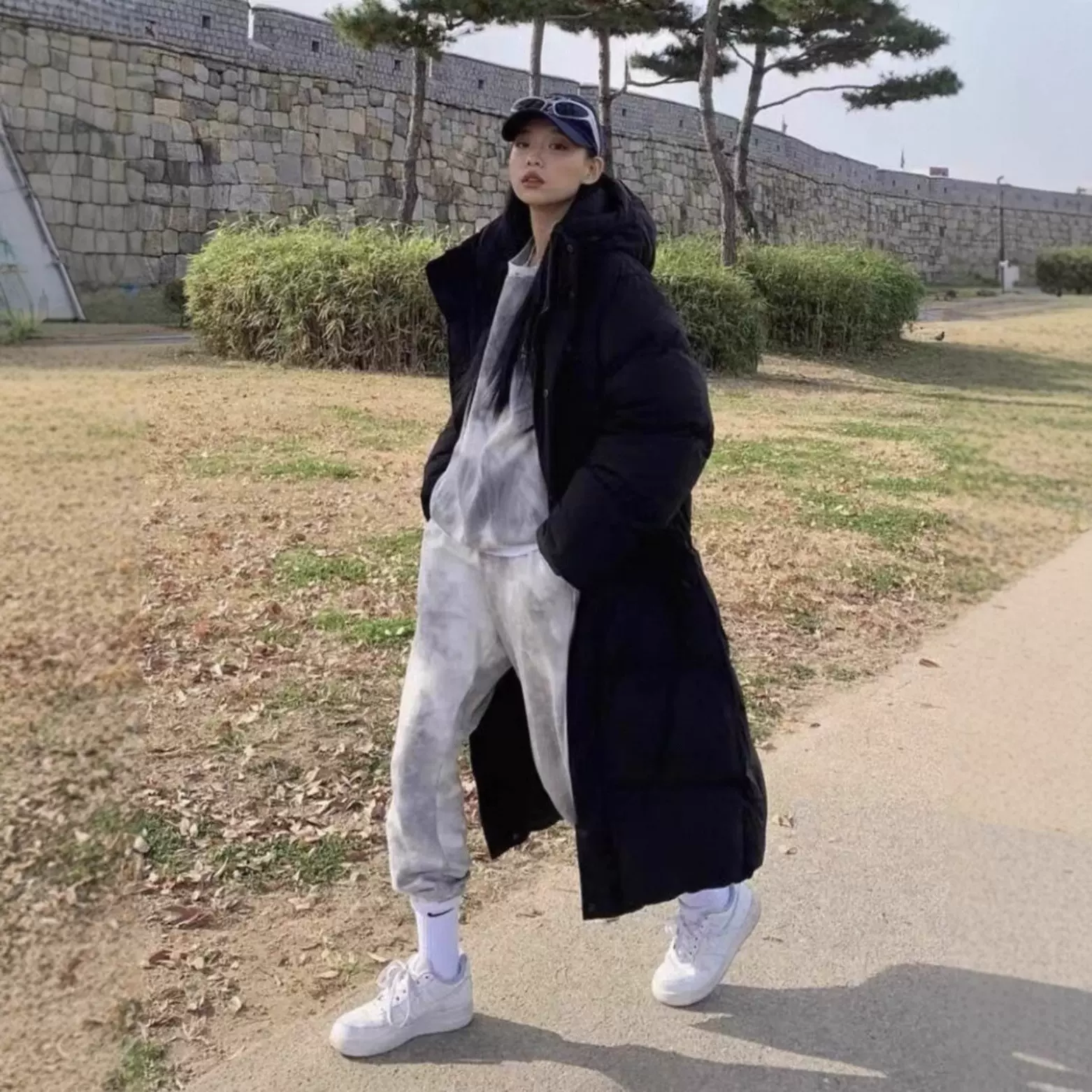 亮世秋同款羽绒服男女超长过膝加厚冬季2025年新款情侣宽松爆中戏