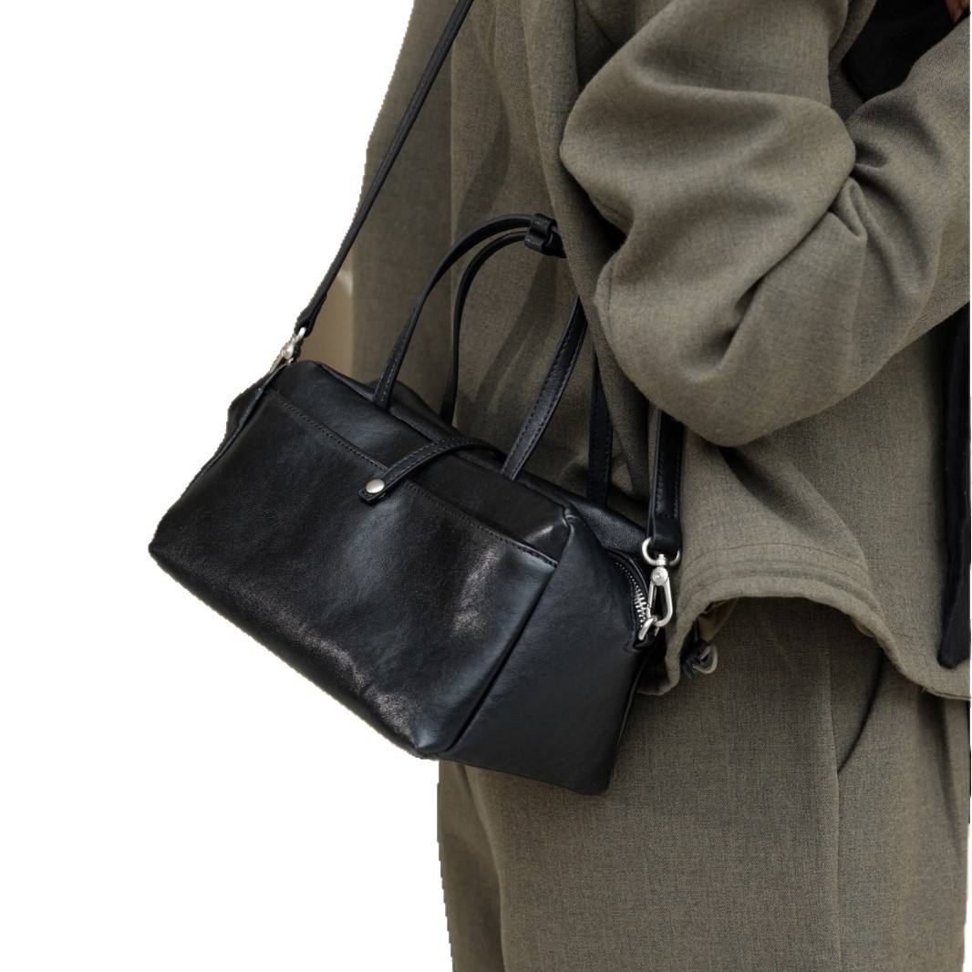 Genuine Leather Pillow Bag For Women - New European & American Retro Shoulder Bag, Large Capacity Boston Handbag For Commuting - Thumbnail 5