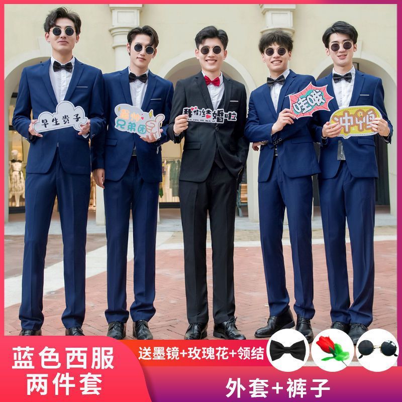 洋式の連れ合いは兄弟服を着て、夏に結婚服を着ます。|undefined