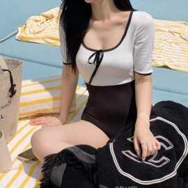 2024新款泳装复古法式ins少女泡温泉显瘦遮肉性感连体泳衣