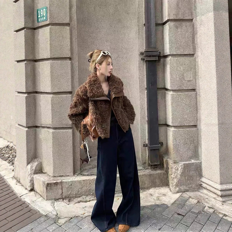Barn-style lapel shearling patchwork fur coat for women, winter 2026, eco-friendly faux fur teddy bear coat, short style