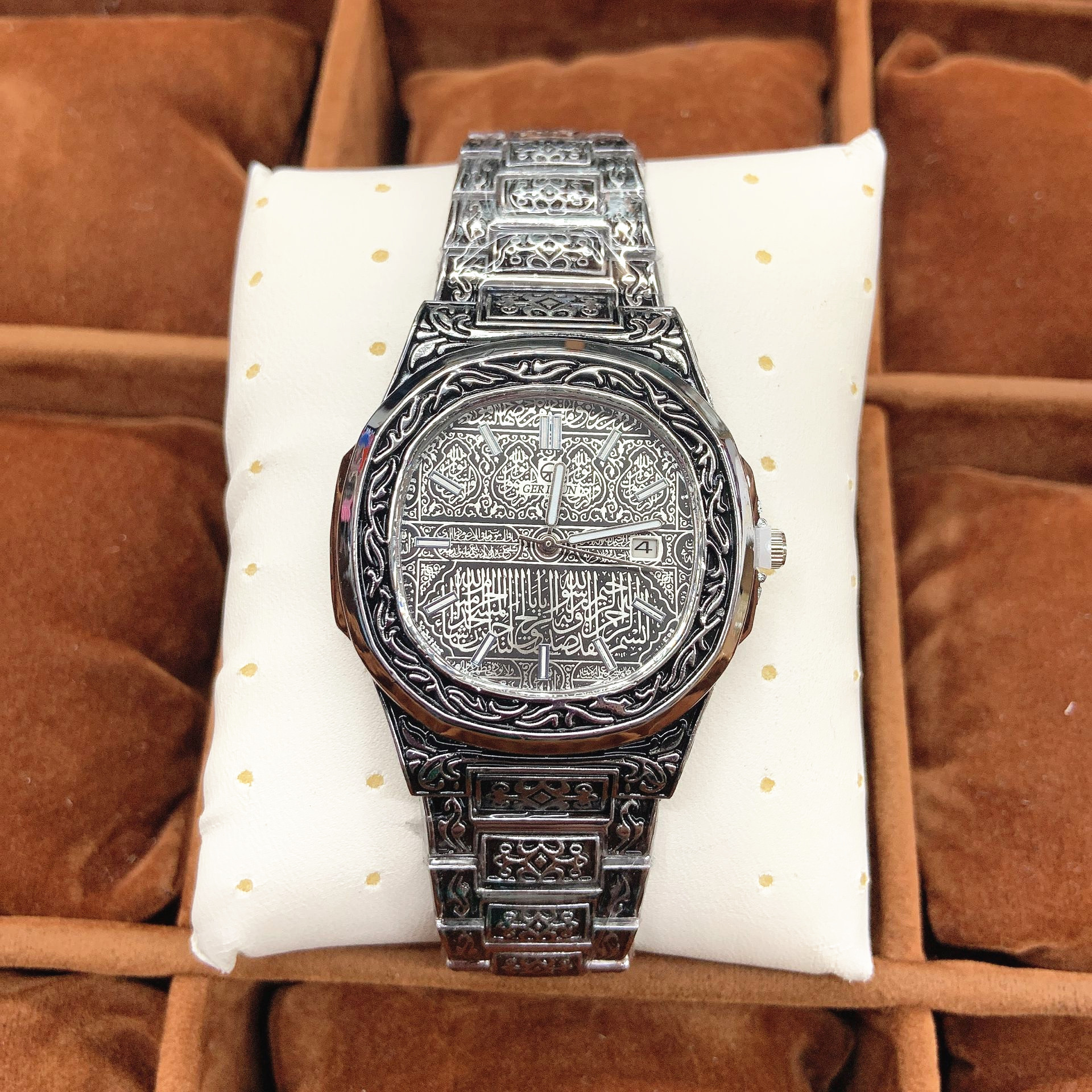 O1CN01MS65pi20vkHstglwd_!!2211