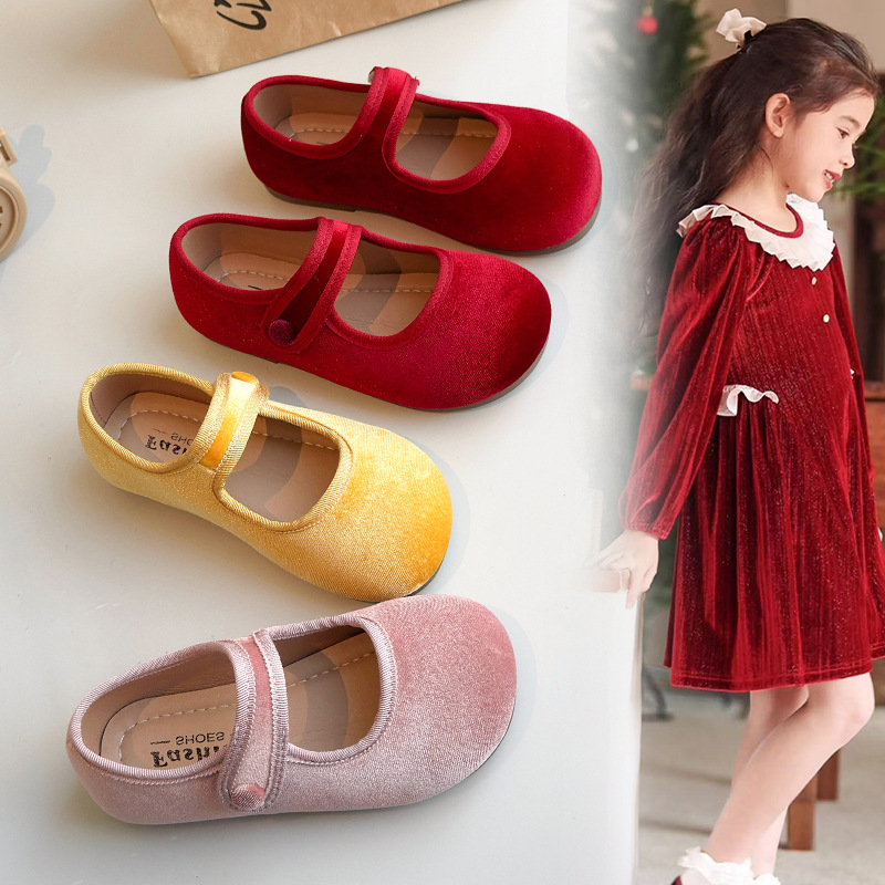 Zapatos de terciopelo para niños coreanos 2026 primavera y otoño zapatos princesa roja zapatos de un solo puerto poco profundo zapatos de bebés de frijoles image 1