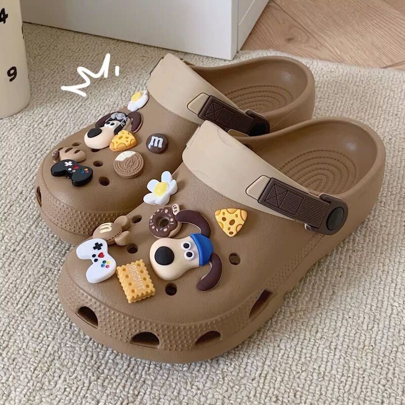 Knock cute head dog ~ step on excrement feeling thick bottom cartoon sweet beauty summer new wear non-slip hole shoes beach