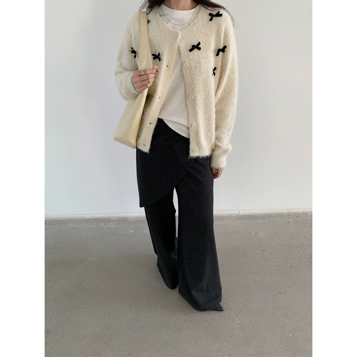 Yi En Oinbyin дизайн бант чувство с длинными рукавами трикотажный кардиган женский корейский костюм с круглым вырезом свитер куртка